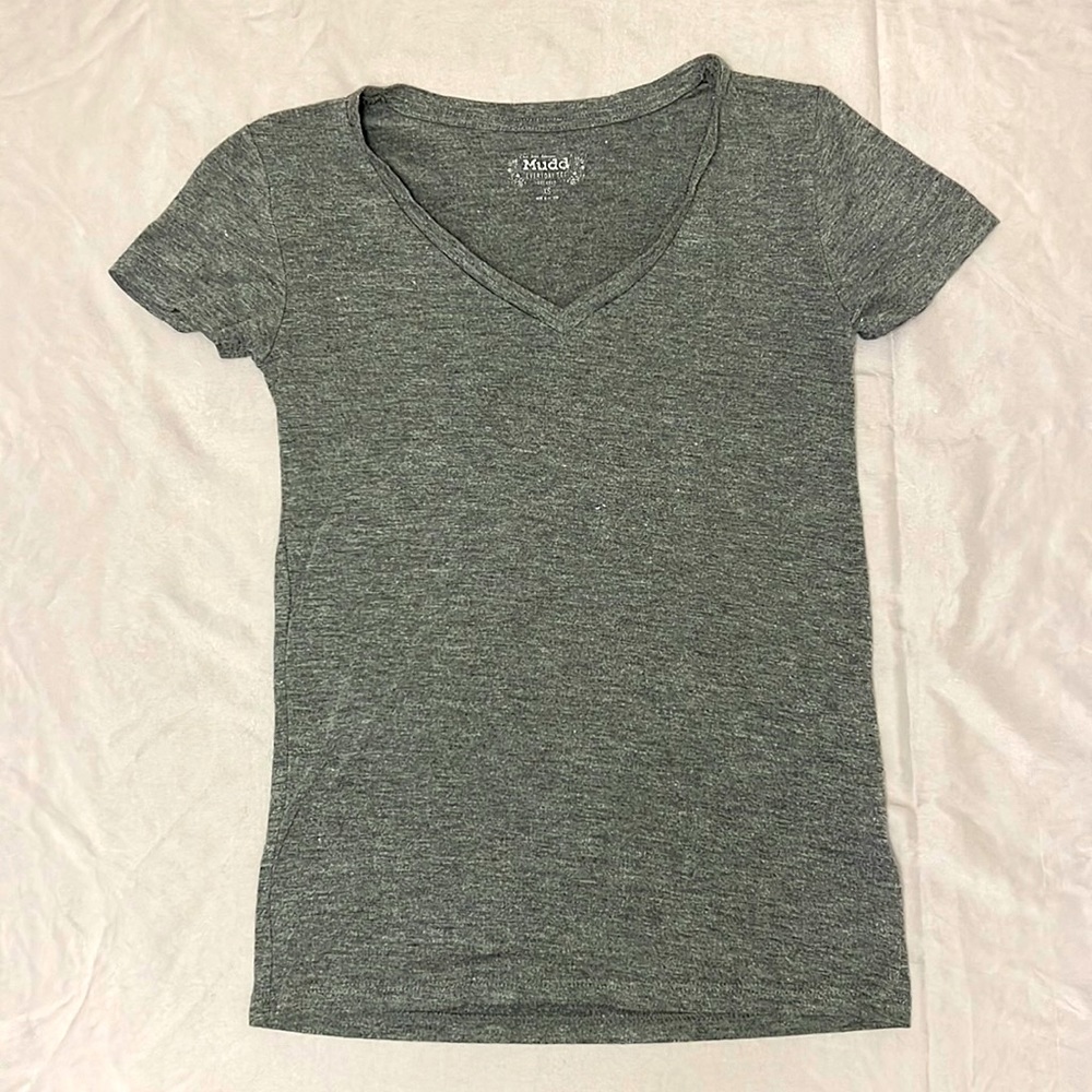 XS. Everyday Tee by Mudd. Gray.